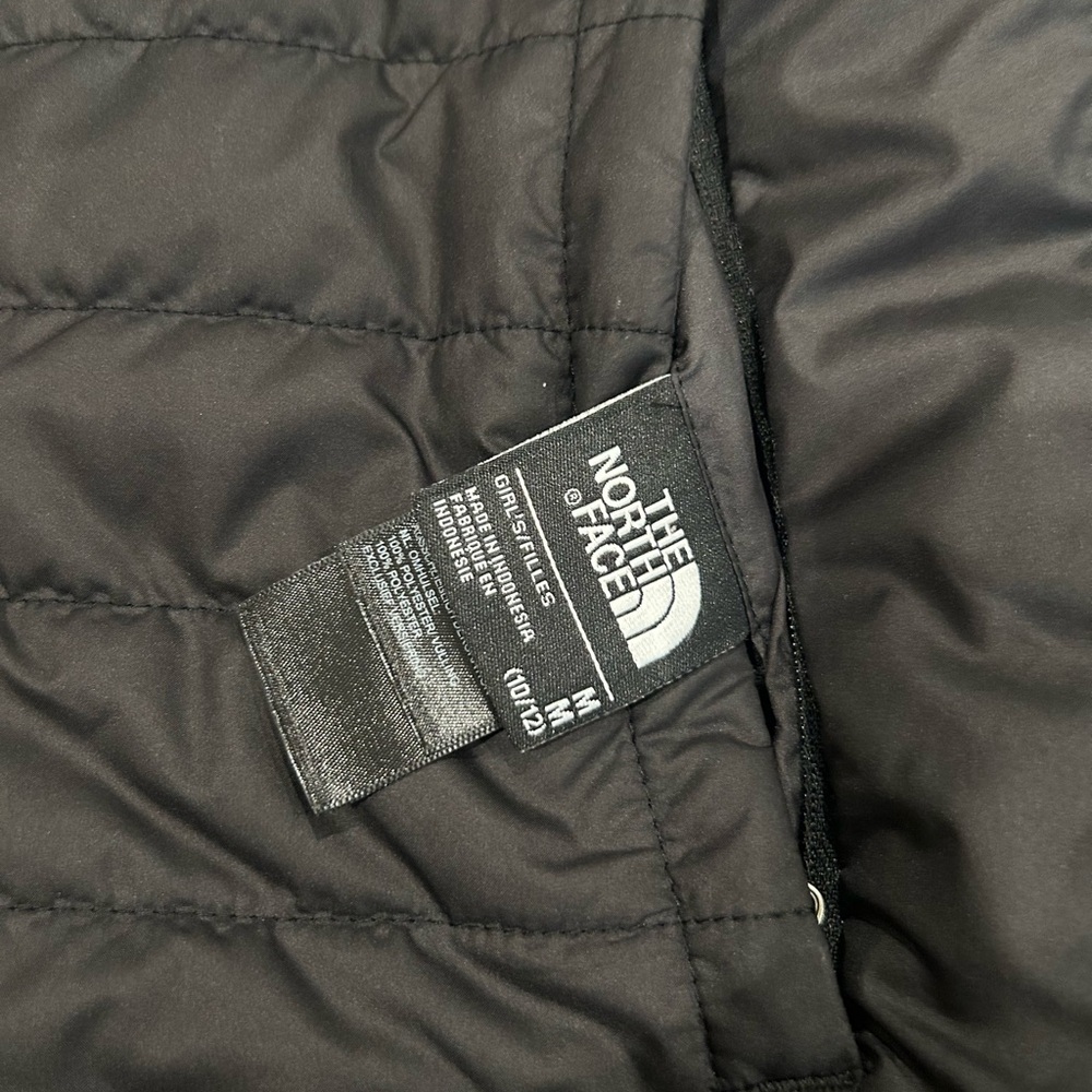 The North Face Girls Black reversible Jacket - Picture 4 of 4